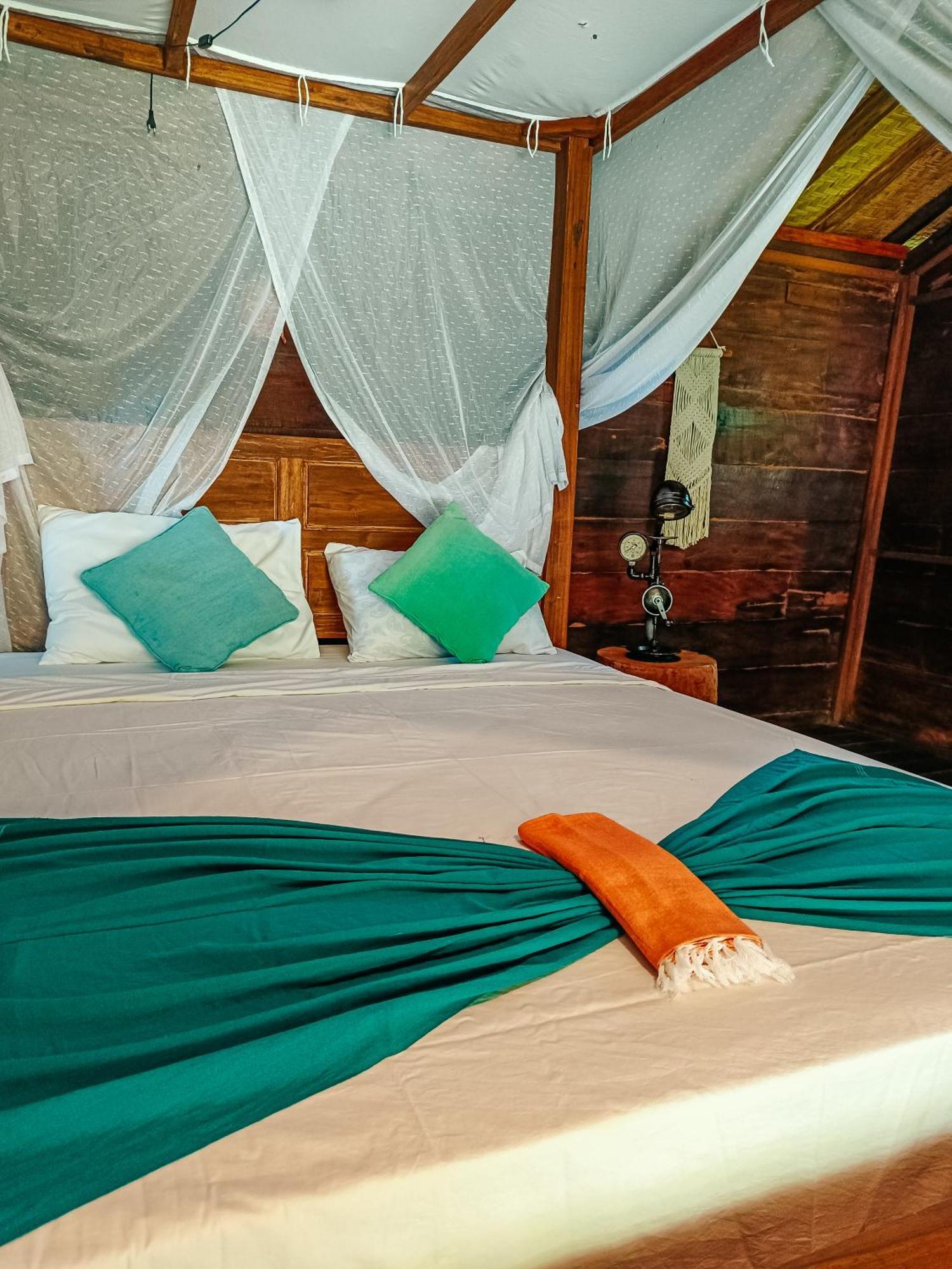 Alaya Ecolodge Pemuteran Esterno foto