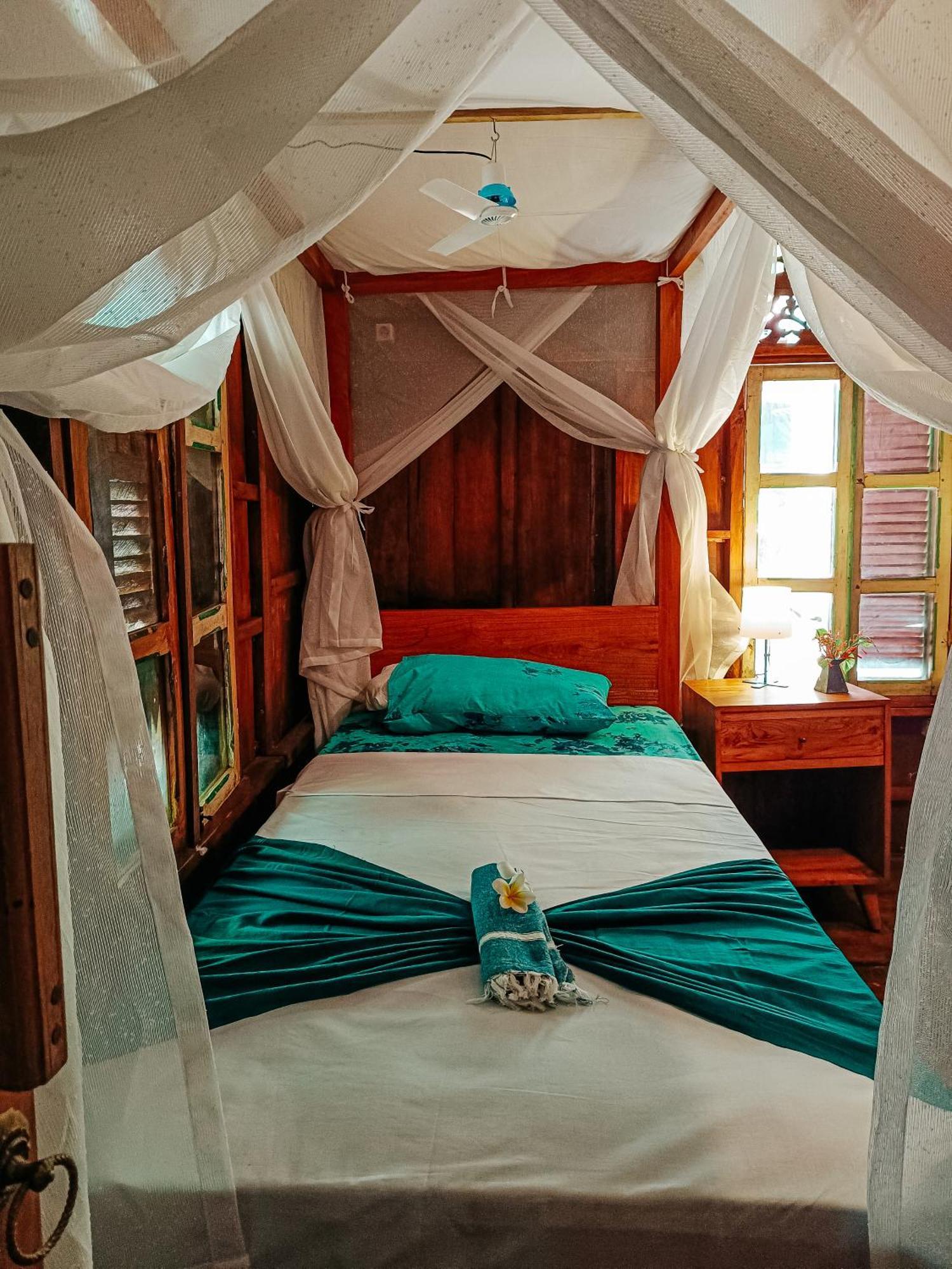 Alaya Ecolodge Pemuteran Esterno foto